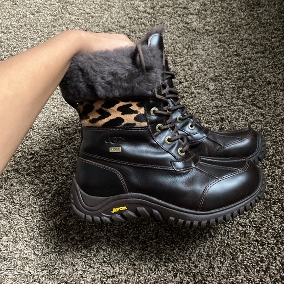 dark brown with cheetah print ugg boots - Picture 2 of 4